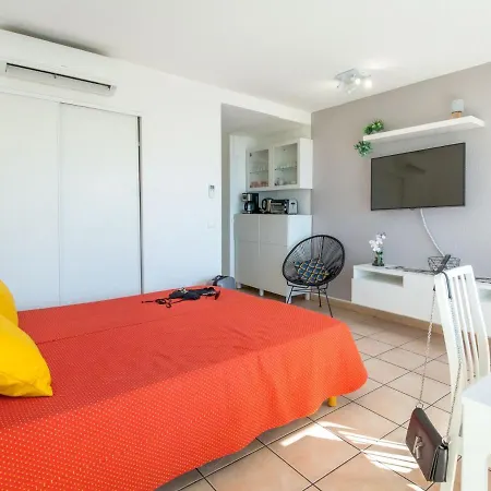 Apartment Climatise 2 Pers - Vue - Proche Plage/commerces - Acces Wifi Gratuit - Parking Dispo - Fr-1-466a-34 Saint-Raphael (Var)