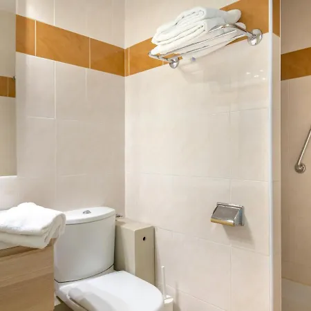 Climatise 2 Pers - Vue - Proche Plage/commerces - Acces Wifi Gratuit - Parking Dispo - Fr-1-466a-34 Apartment Saint-Raphael (Var)